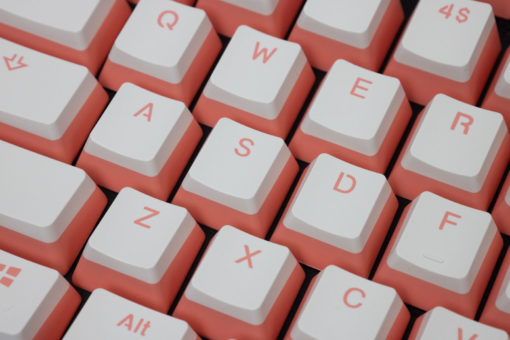 Peach Creme Pudding Keycaps Close